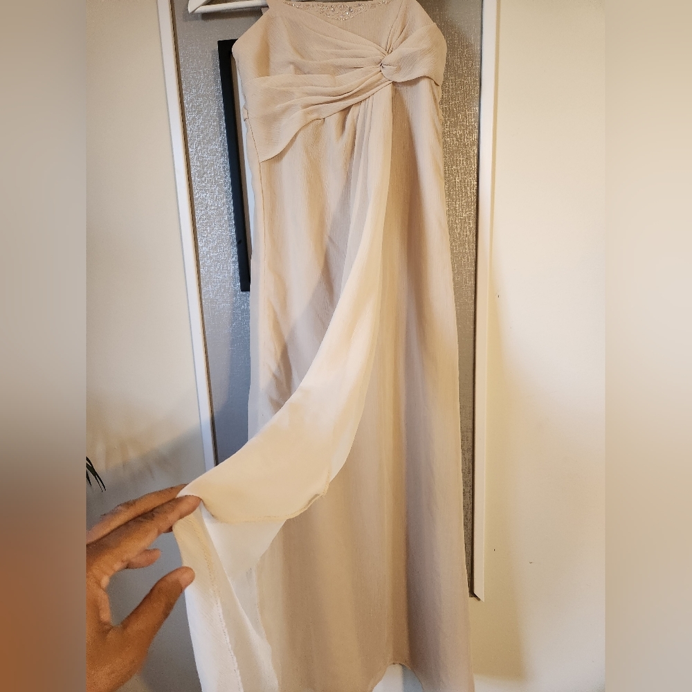David's Bridal Crinkle Chiffon Dress with Twist Front in Champagne, size 10 Girl - Picture 3 of 10
